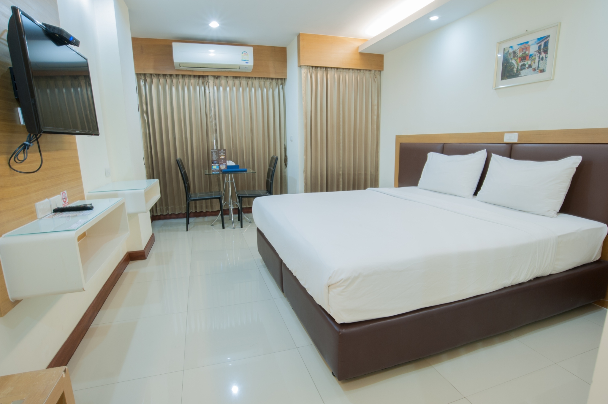 Building B - Superior Room 