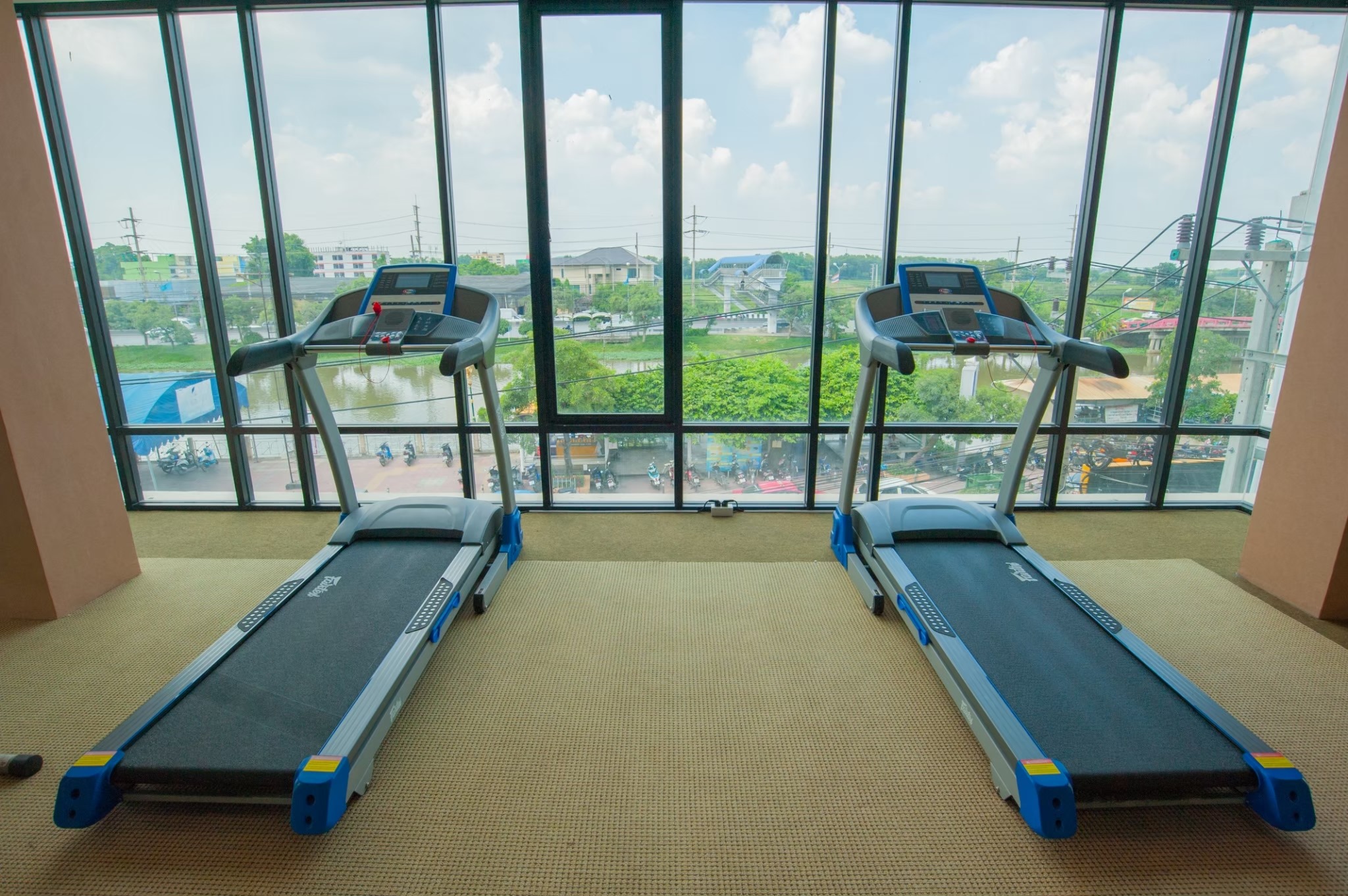 Fitness + Swimming pool